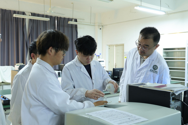 武工商学子在第十九届全国大学生...